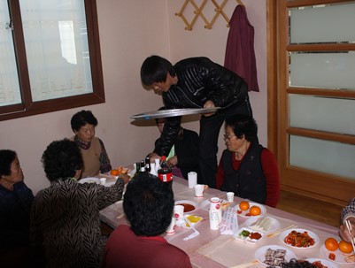 (2009.12.13)청풍한마음봉사단 성곡경로당 자장면봉사활동