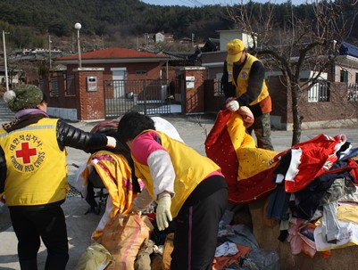 (2011.01.14)이동세탁차량 화재피해 가구 세탁지원-매전적십자봉사회