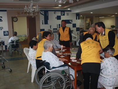 (2011.02.08)참사랑수지침봉사회-효사랑실버센터 수지침 봉사