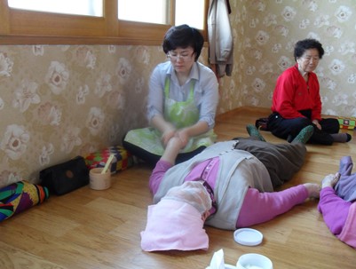 (2011.03.27)청아람봉사회-고수2리 맛사지봉사