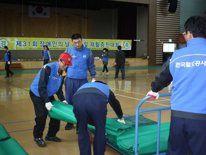 (2011.04.26)청도역외갓집봉사단 장애인재활증진 행사준비