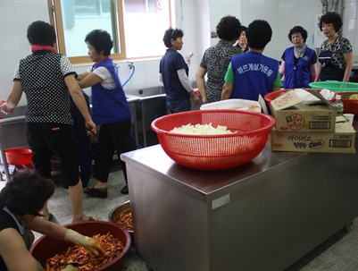 (2011.08.13)바르게살기 교통장애인행사 급식봉사