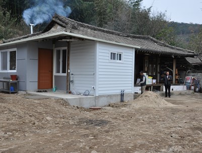 (2011.11.22)청도읍 운산리 다문화가정 집수리-청도라이온스+사회복지사협회+청도자봉