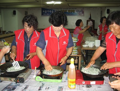 (2013.06.19)밑반찬사업-청도여성대학동창회