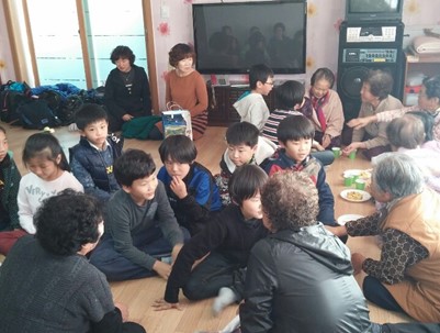 (2013.11.13)고수1리경로당-청도초 연주-핸드폰잭