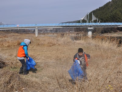 (2014.03.09)싱그린가족봉사단 청도천 환경정화