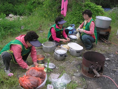 (2008.05.09)농촌사랑봉사단 장애인 산악등반 행사 급식