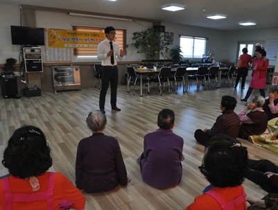 (2016.01.26)장수웰빙대학-웃음교실-한국비전교육학원 배호경 부장님-효자손, 연홍주간보호센터