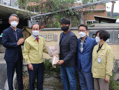 (2021.04.23)우수자원봉사자 문패 달기 활동