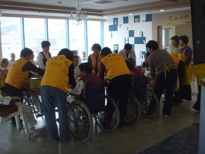 (2009.02.12)참사랑수지침봉사회 효사랑실버센터 수지침 봉사활동