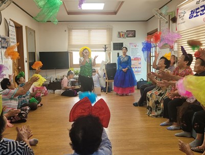 (2025.08.20)청도군 웃음운동 전문봉사단 - 2025년 청도군 자원봉사 우수프로그램 공모사업 선정 '웃자! 또~ 웃자!! 마구 웃자!!